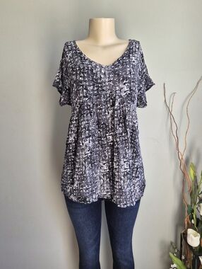 Maternity  Black & White Patterned V-Neck Top Size S